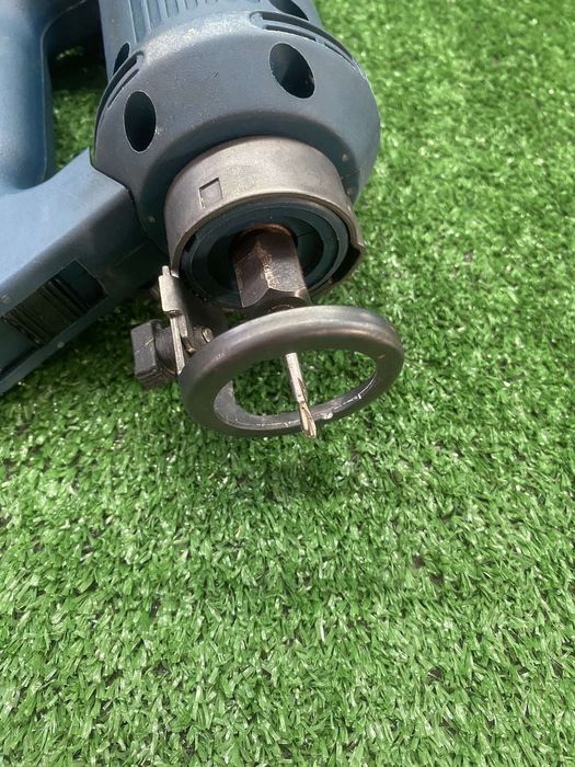 Права електрическа фреза за кантове Bosch ROTOCUT