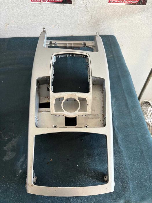 rama ornament consola audi a6c6 2010