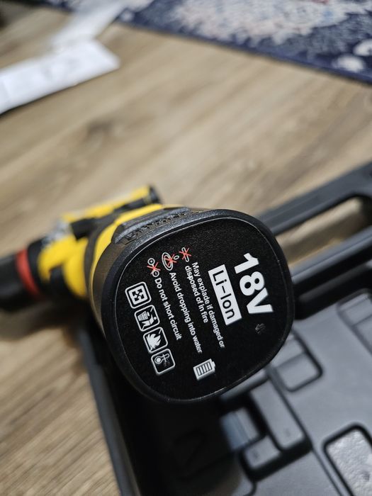 Шуруповерт аккумуляторный