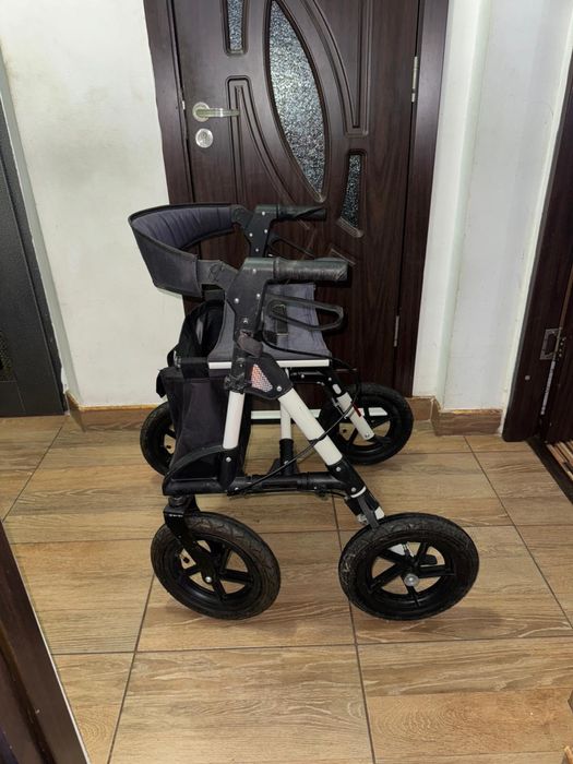 Cadru rulant medical din aluminiu cu sezut si frane (ca nou) Germania