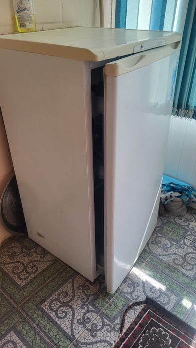 Холодильник продается