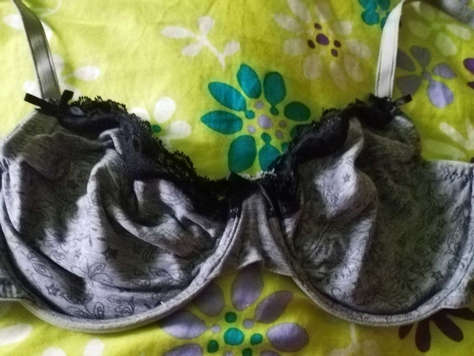 Sutien cu fluturi de la: Queentex: 80D+sutien gri: Bonprix 85B! La set