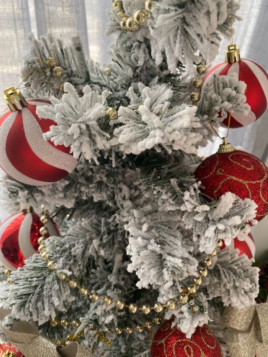 Коледна елха и аксесоари