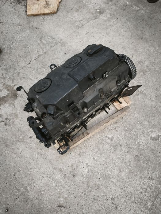 Chiulasa completa cu capac culbutori 2.0 tdi cod BMM/BMP 140 cp