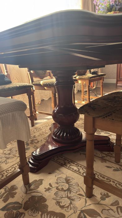 Продам стол и стулья