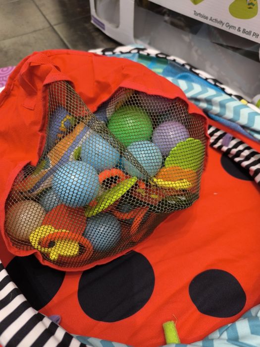 Активна гимнастика, музикална играчка за кошара и др.