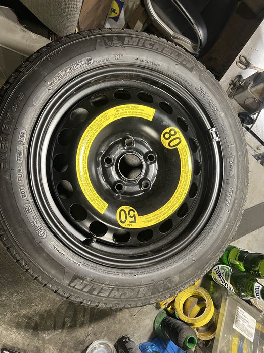 Резервна гума тип патерица