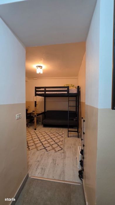 Garsonieră cu curte în centrul vechi, 350 EUR