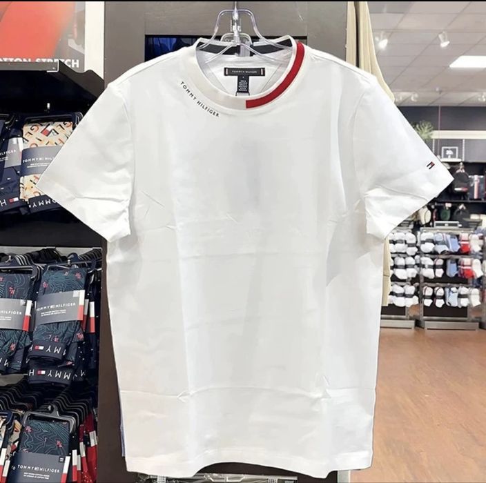 Tommy Hilfiger futbolka sotiladi