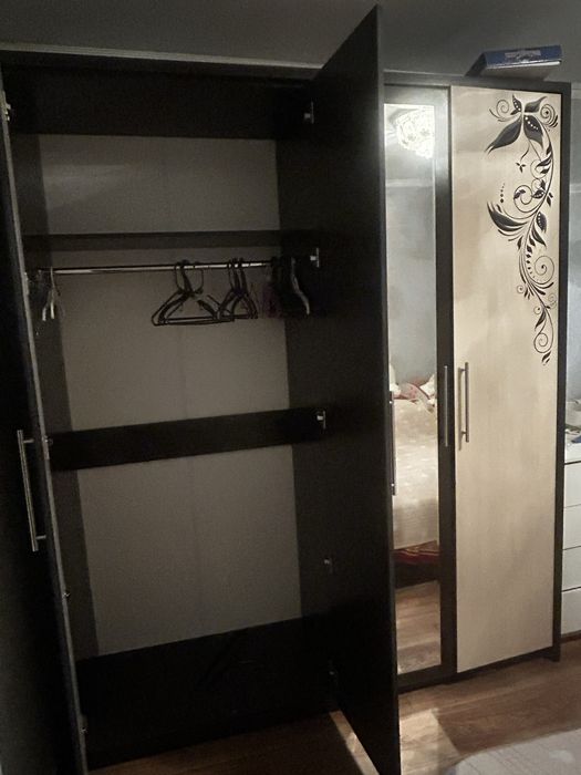 Платяной шкаф б/у