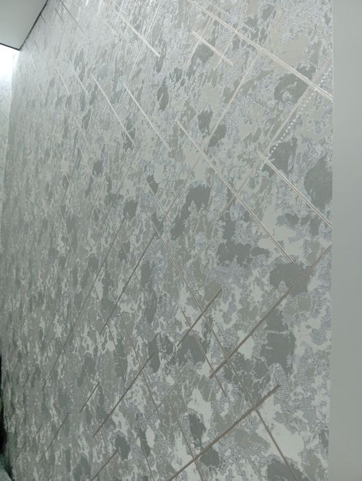 Очень аккуратно поклейка обоев