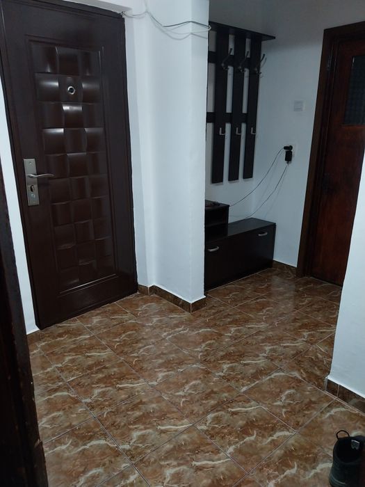 Închiriez apartament 2 camere