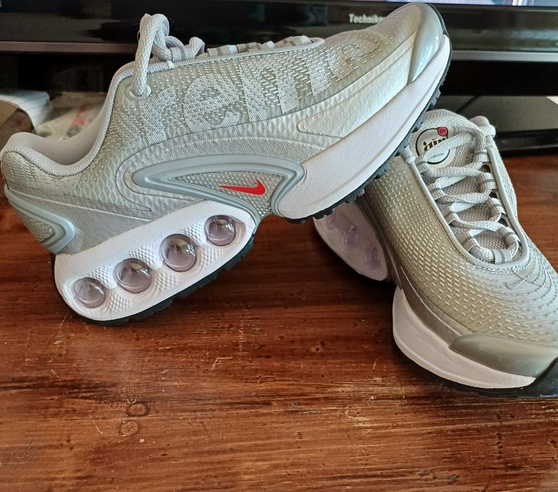 Обувки  Nike Dn or