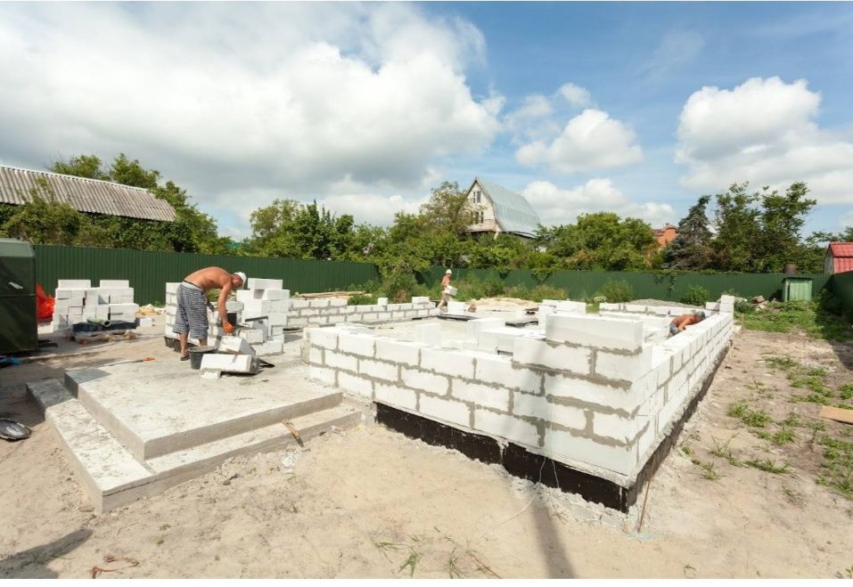 Бригада строителей