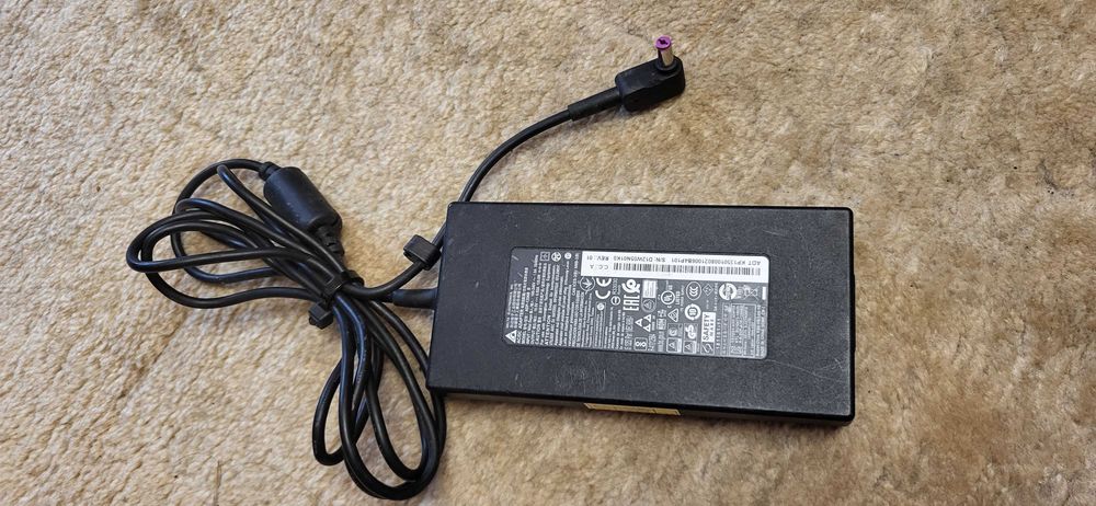 ACER 135W Incarcator Adaptor 19.5V-6.92A fuctional 110 lei