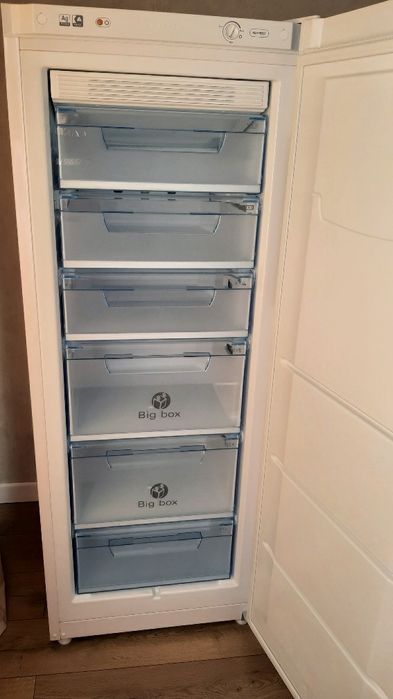 Морозильник вертикальный