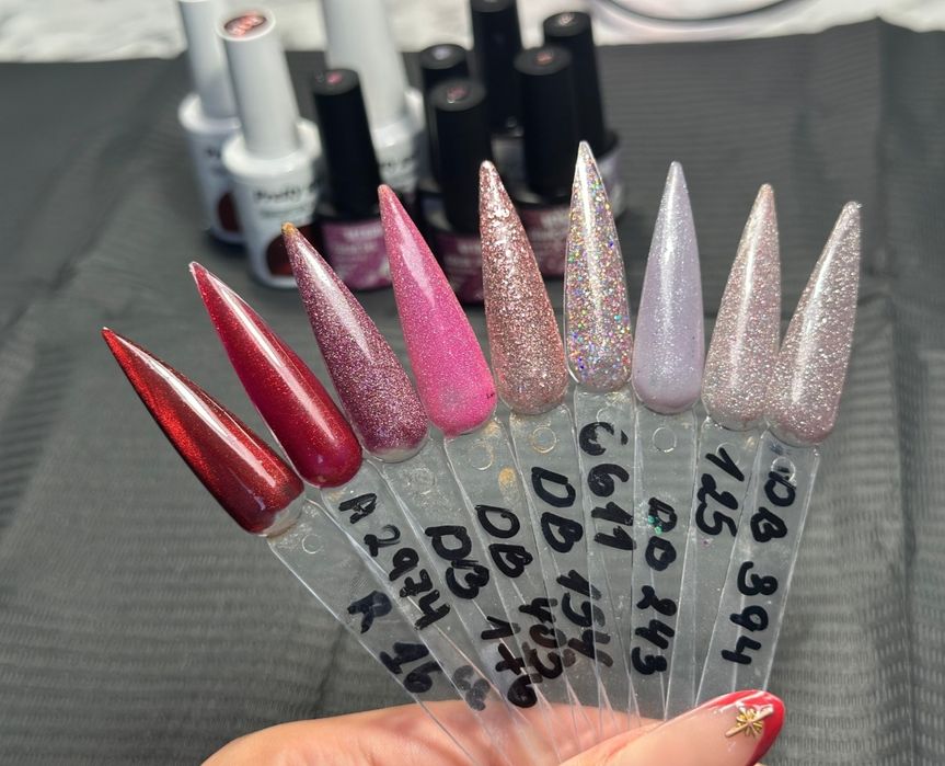 Малки гел лакове .