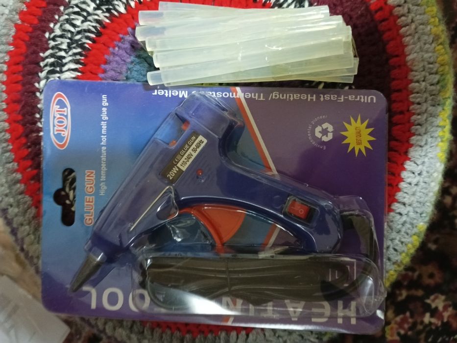 Пистолет горячей клей