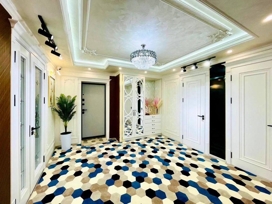 Срочно продаётся 4х-комнатная квартира мансарда