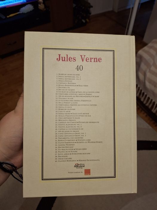 Jules Verne , Editura Adevarul (2010) -40 de volume , coperta cartonata , stare foarte buna