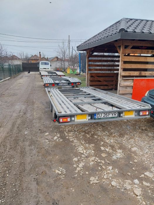 Închiriez  platforme auto