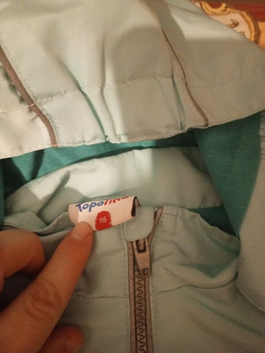 Продам куртку на девочку 5 лет