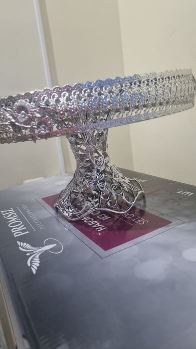 Посуда тортовницы  с ножкой