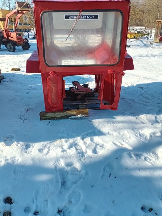 Vând cabină de tractor