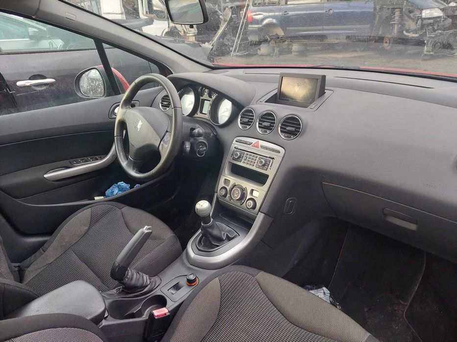 Dezmembram Peugeot 308, an fabricatie 2010, motorizare 1.6 benzina