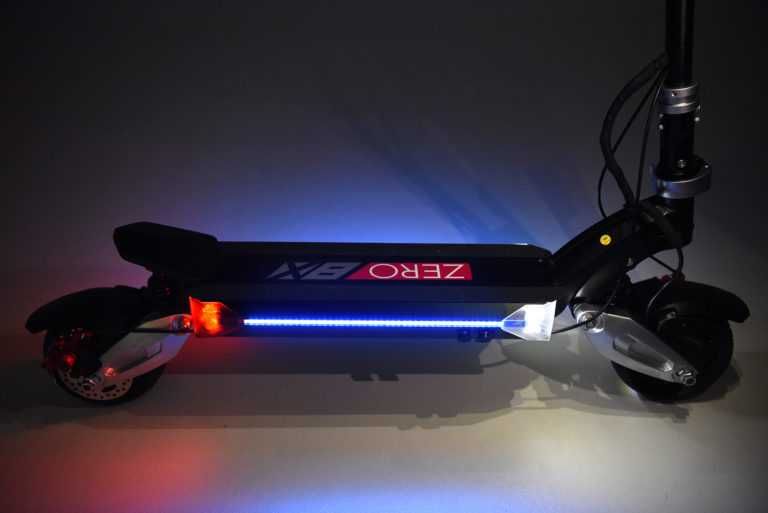Trotineta Zero 8X Dual Motor 2x800 W 26Ah baterie LG suspensie dubla