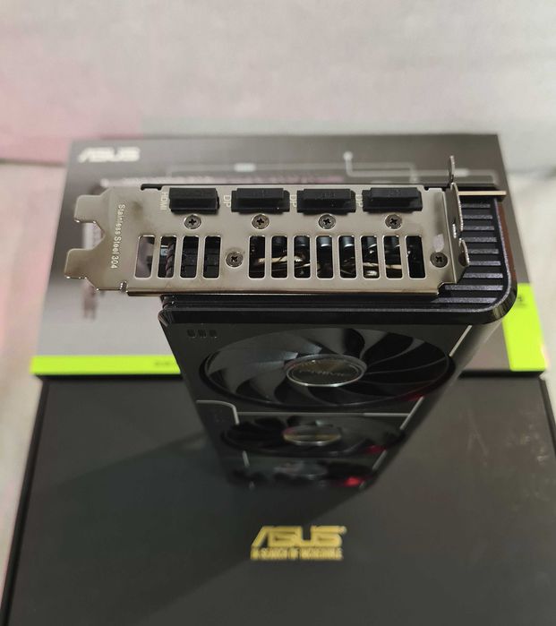 ASUS RTX 5070 Ti PRIME OC 16GB – ca nouă, garanție 36 luni + joc inclus (Resident Evil Requiem) – 5200 RON