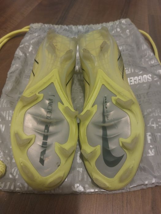 Ghete de fotbal nike