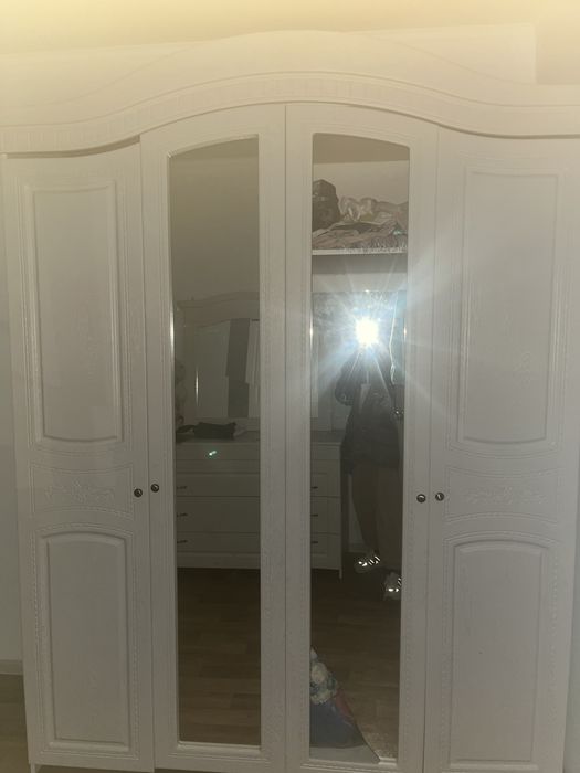 Продам спальный гарнитур