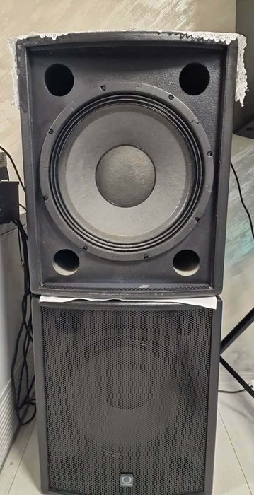 Basi Turbosound TXD-118