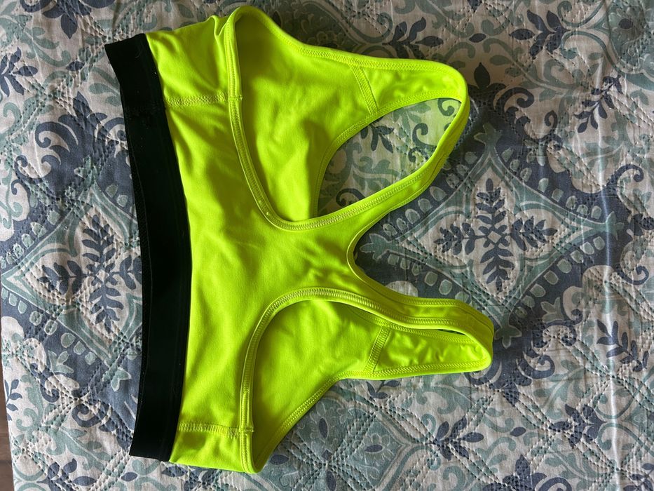 Спортно бюстие Nike