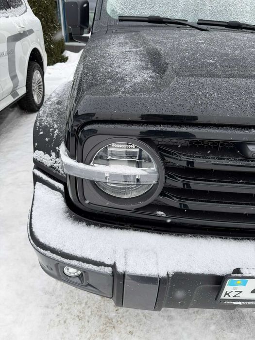 Продам фары Tank 300