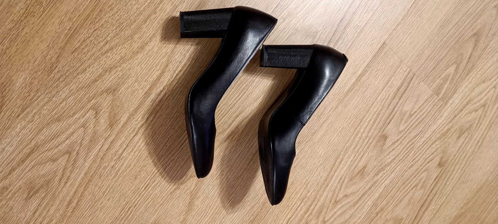 Vând pantofi piele dama Marelbo