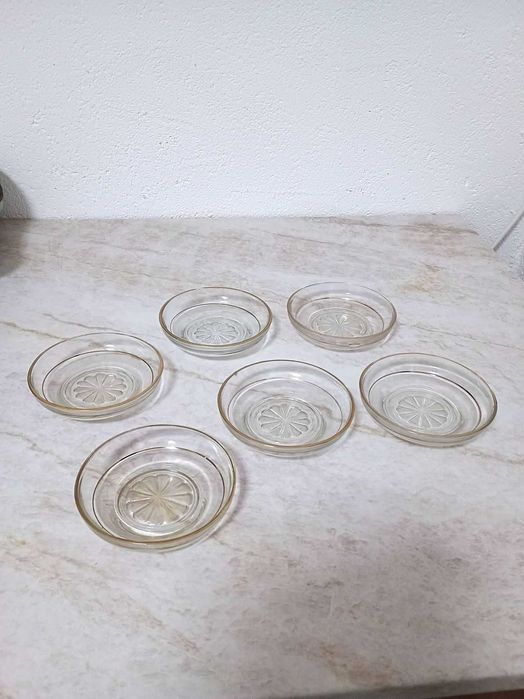 Set farfuriute boluri sticla pentru dulceata serbet servire desert