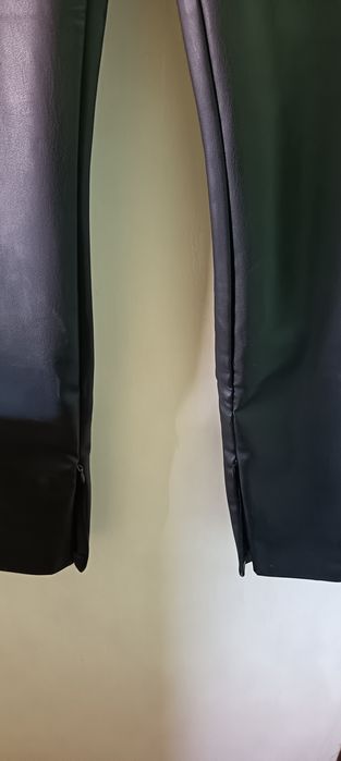 Дамски кожен панталон на "Зара"