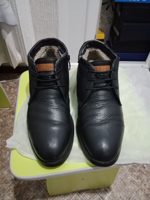 Продам зимний ботинки