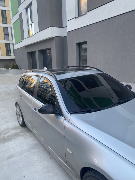 Затъмняване на автомобилни стъкла, монтаж на слънцезащитно фолио