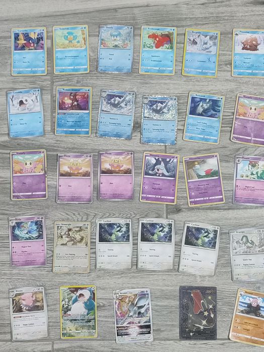Cărți pokemon foarte bune