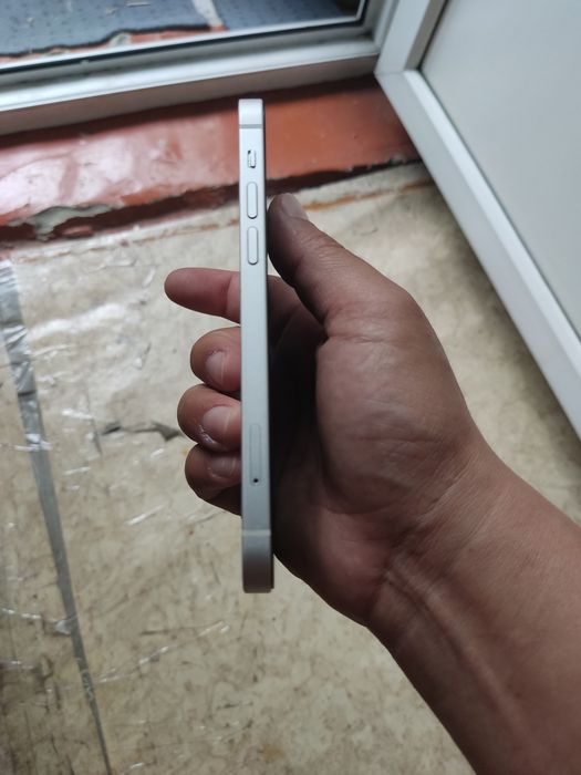 Продам iPhone 12