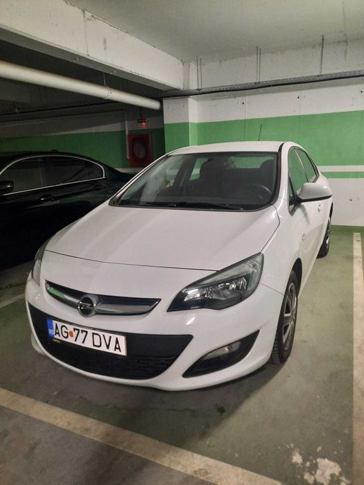 Opel Astra Notchback
