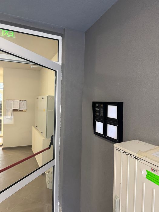 Дава се под наем Тристаен апартамент в Кърджали, Център - 100 кв.м за 510 € - Снимка #2