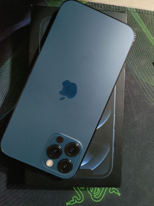 Продаю iphone (айфон) 12 pro
