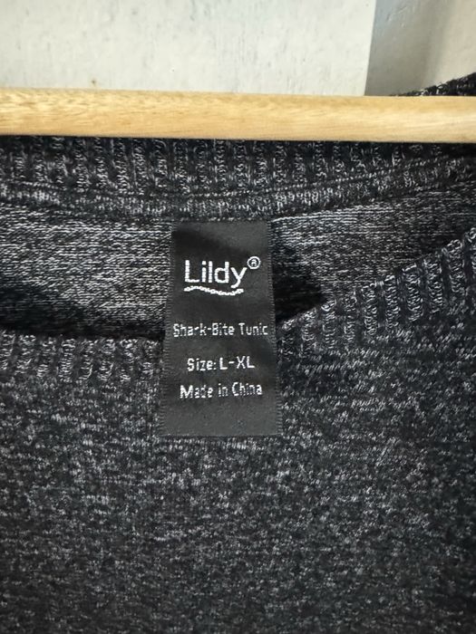 2 bluze negru si bleumarin