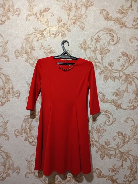 Продам платья 42 размер