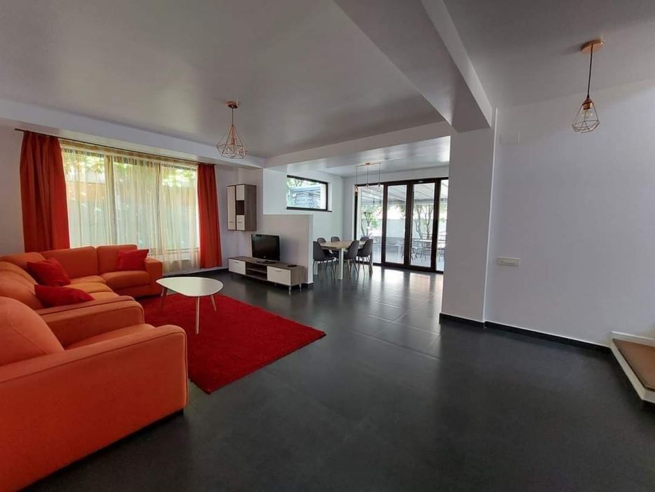 Casa de vanzare 300 mp