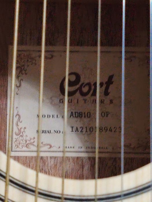 Продаётся гитара фирма" Cort"